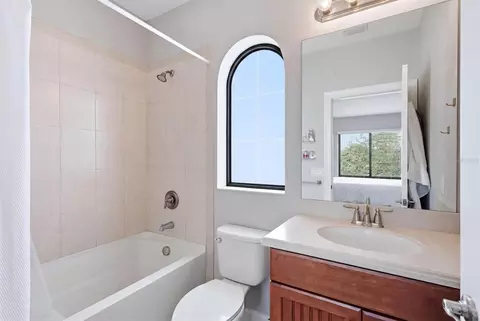 Bath - 12762 Del Corso Loop, Bradenton, FL 34211 photo 7 of 7