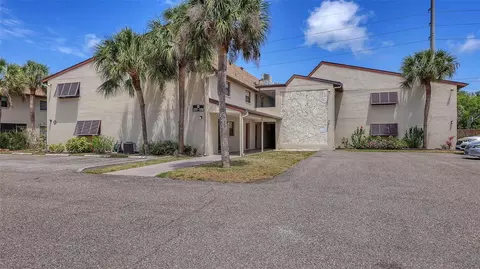 7291 Cloister Dr #222, Sarasota, FL 34231