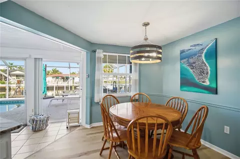 Dining - 4012 99th St W, Bradenton, FL 34210 photo 3 of 3