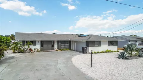 Exterior - 4012 99th St W, Bradenton, FL 34210 photo 7 of 8