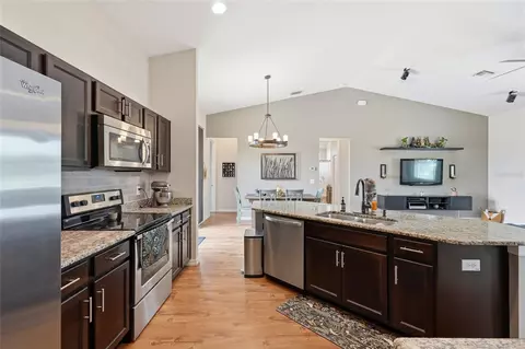 Kitchen - 6104 Spencer Parrish Rd, Parrish, FL 34219 photo 1 of 6