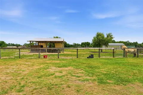 Exterior - 6104 Spencer Parrish Rd, Parrish, FL 34219 photo 9 of 12