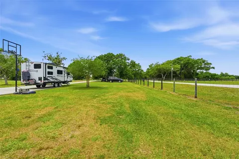 Exterior - 6104 Spencer Parrish Rd, Parrish, FL 34219 photo 11 of 12