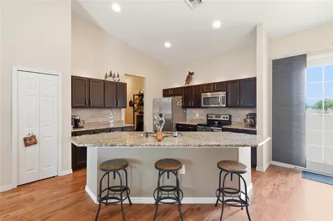 Kitchen - 6104 Spencer Parrish Rd, Parrish, FL 34219 photo 4 of 6