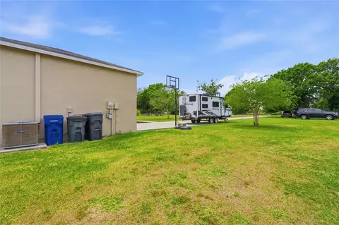 Exterior - 6104 Spencer Parrish Rd, Parrish, FL 34219 photo 7 of 12