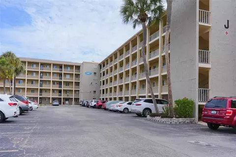 3607 Lake Bayshore Dr #312, Bradenton, FL 34205