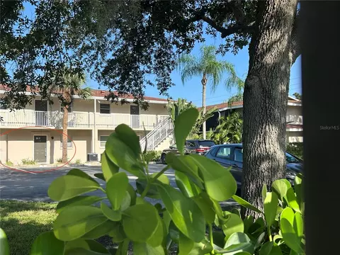 972 La Costa Cir #3, Sarasota, FL 34237