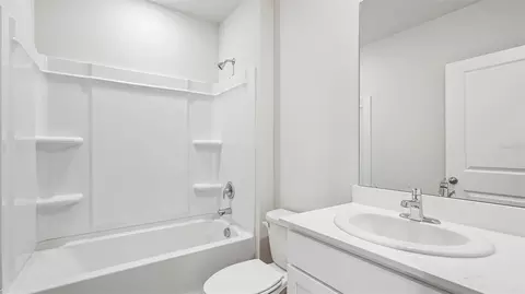 Bath - 10923 Rabbit Grove Trl, Parrish, FL 34219 photo 2 of 4