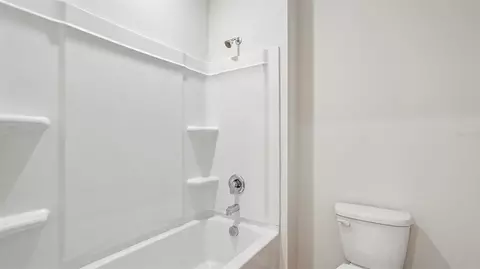 Bath - 10923 Rabbit Grove Trl, Parrish, FL 34219 photo 3 of 4
