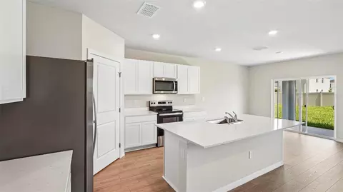 Kitchen - 10923 Rabbit Grove Trl, Parrish, FL 34219 photo 1 of 4