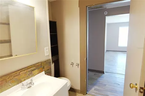 Bath - 3124 9th St E, Bradenton, FL 34208 photo 3 of 3
