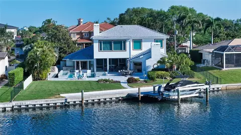 7689 Cove Ter, Sarasota, FL 34231