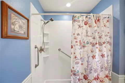 Bath - 4199 Banbury Cir, Parrish, FL 34219 photo 2 of 4