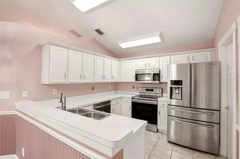 Kitchen - 4199 Banbury Cir, Parrish, FL 34219 photo 2 of 2