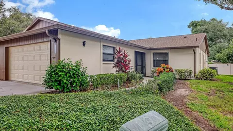 4633 Oak Hill Dr #13, Sarasota, FL 34232