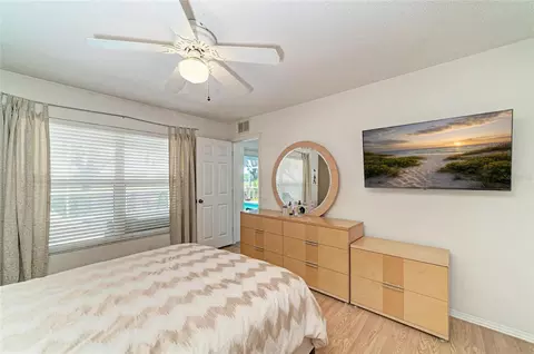 Bedroom - 11217 2nd Ave E, Bradenton, FL 34212 photo 3 of 7