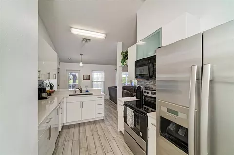 Kitchen - 11217 2nd Ave E, Bradenton, FL 34212 photo 5 of 5