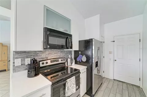 Kitchen - 11217 2nd Ave E, Bradenton, FL 34212 photo 3 of 5