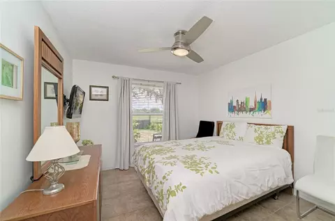 Bedroom - 11217 2nd Ave E, Bradenton, FL 34212 photo 6 of 7