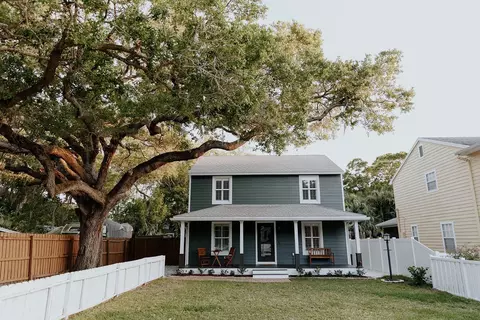 2472 Temple St, Sarasota, FL 34239