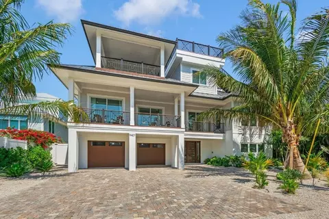 9407 Gulf Dr, Anna Maria, FL 34216