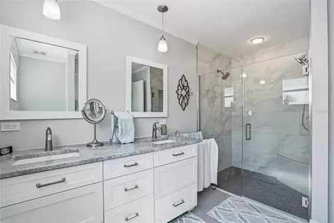Bath - 4839 14th Ave E, Bradenton, FL 34208 photo 2 of 5