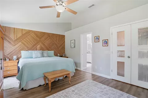 Bedroom - 4839 14th Ave E, Bradenton, FL 34208 photo 2 of 6