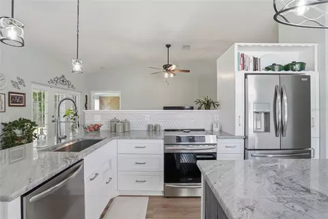 Kitchen - 4839 14th Ave E, Bradenton, FL 34208 photo 8 of 8
