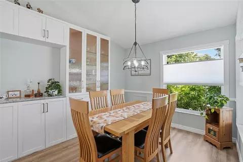 Dining - 4839 14th Ave E, Bradenton, FL 34208 photo 1 of 2