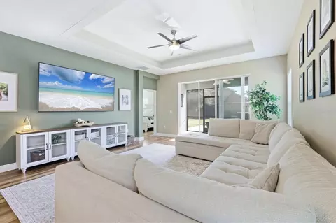 Living - 1307 Thornbury Dr, Parrish, FL 34219 photo 2 of 5
