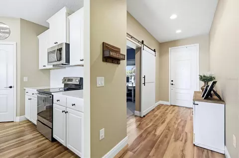 Entry Way - 1307 Thornbury Dr, Parrish, FL 34219 photo 3 of 3