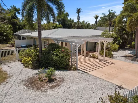 7860 Holiday Dr, Sarasota, FL 34231