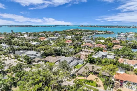 1395 Harbor Dr, Sarasota, FL 34239