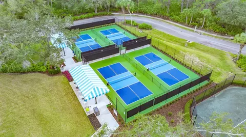 View/Area - 8025 Hampton Ct, University Park, FL 34201 photo 18 of 20