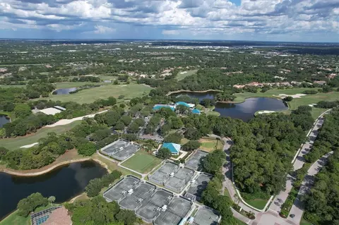 View/Area - 8025 Hampton Ct, University Park, FL 34201 photo 6 of 20