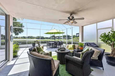 Exterior - 8025 Hampton Ct, University Park, FL 34201 photo 3 of 7