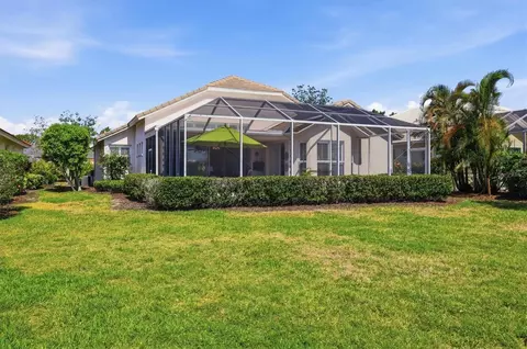 Exterior - 8025 Hampton Ct, University Park, FL 34201 photo 4 of 7