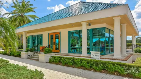 View/Area - 8025 Hampton Ct, University Park, FL 34201 photo 12 of 20