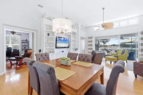 Dining - 8025 Hampton Ct, University Park, FL 34201 photo 2 of 8