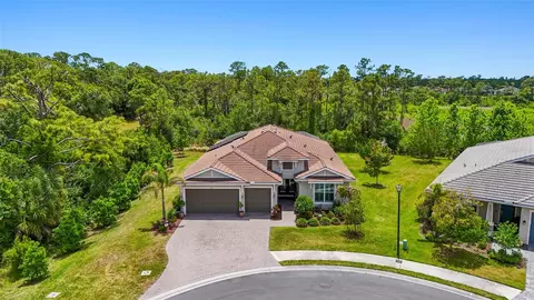 617 Mistiflower Cir, Nokomis, FL 34275