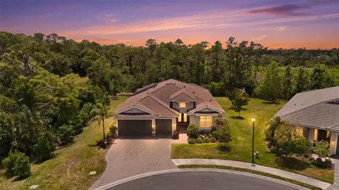 617 Mistiflower Cir, Nokomis, FL 34275