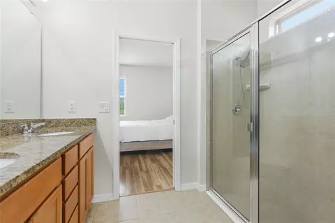 Bath - 5539 105th Ter E, Parrish, FL 34219 photo 2 of 3