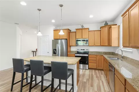 Kitchen - 5539 105th Ter E, Parrish, FL 34219 photo 2 of 3