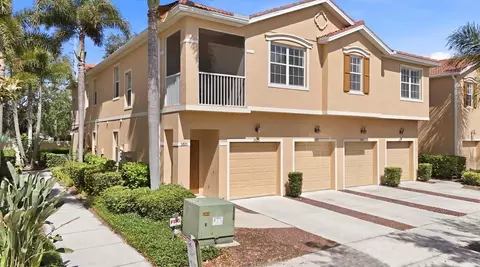 3825 Parkridge Cir #1-202, Sarasota, FL 34243