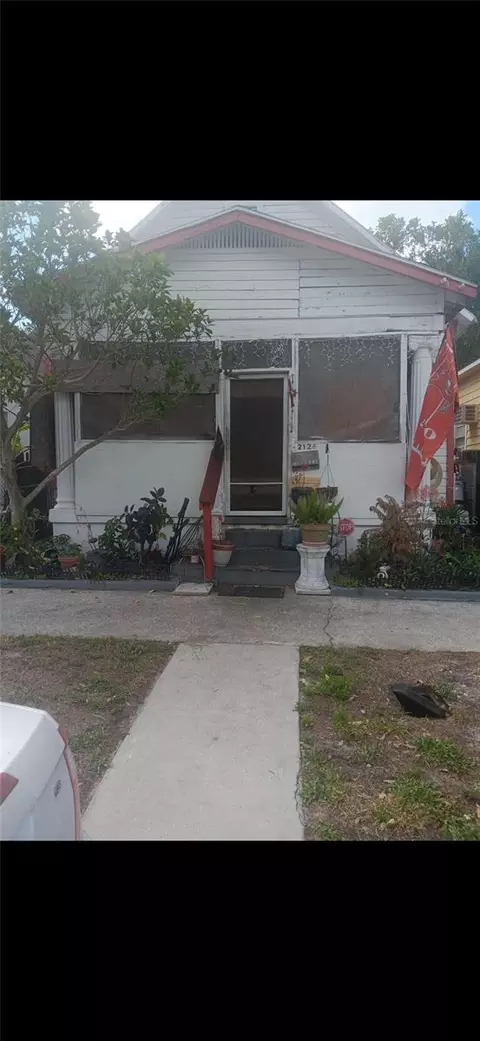 2126 W Pine St, Tampa, FL 33607
