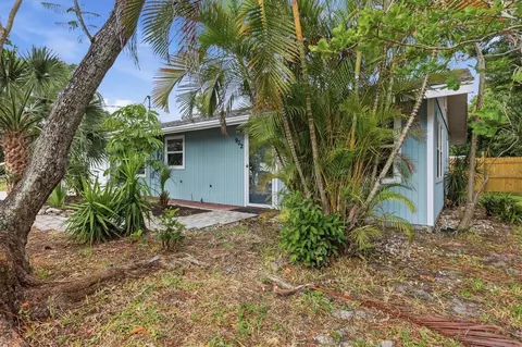 Exterior - 902 37th St W, Bradenton, FL 34205 photo 6 of 6