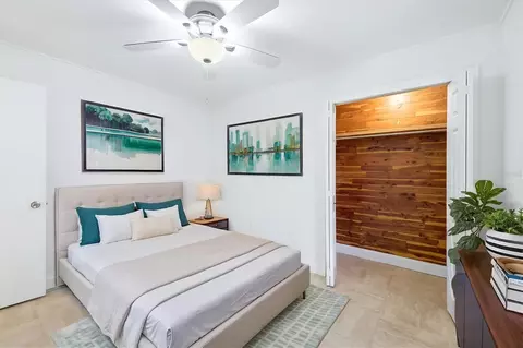 Bedroom - 902 37th St W, Bradenton, FL 34205 photo 4 of 7