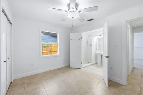 Bedroom - 902 37th St W, Bradenton, FL 34205 photo 3 of 7