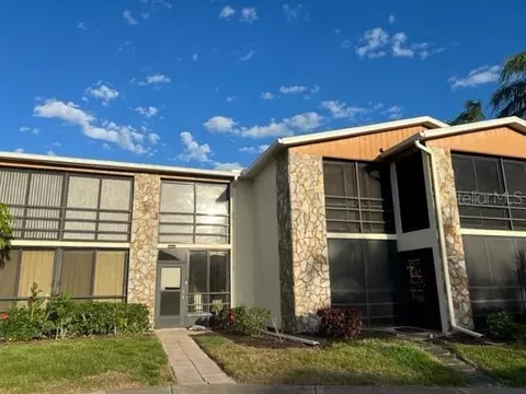 5400 34th St W #E8, Bradenton, FL 34210