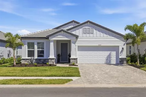17237 Savory Mist Cir, Bradenton, FL 34211